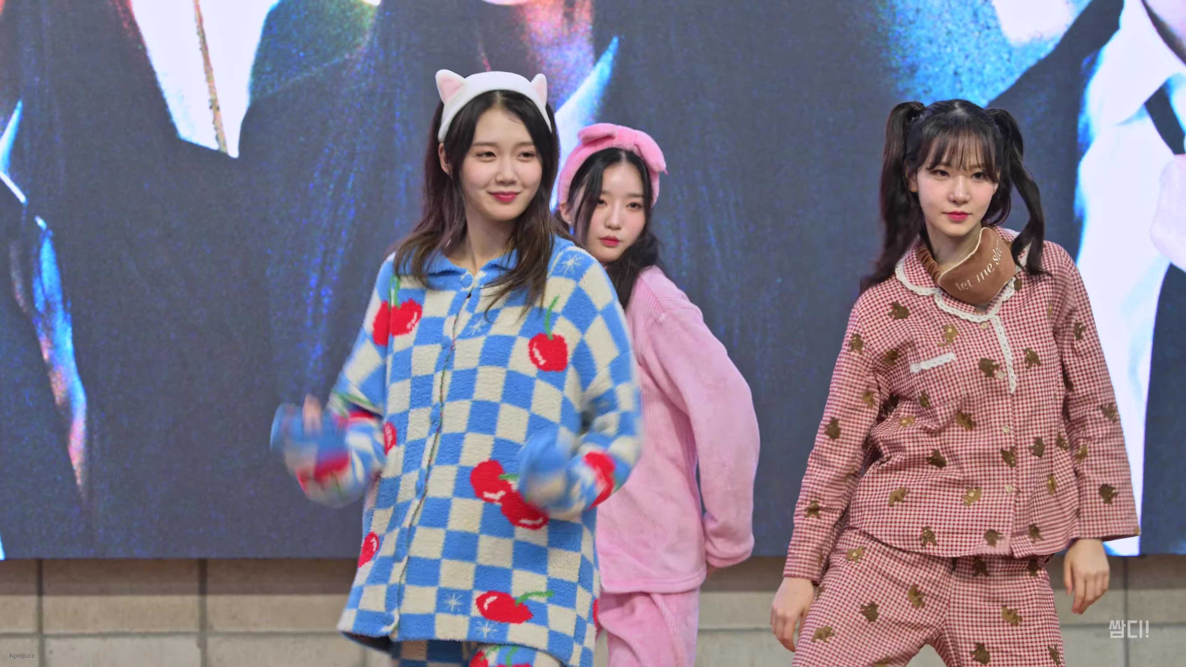 221210 tripleS AAA 饭拍秀5部fancam合集[1.3G]插图