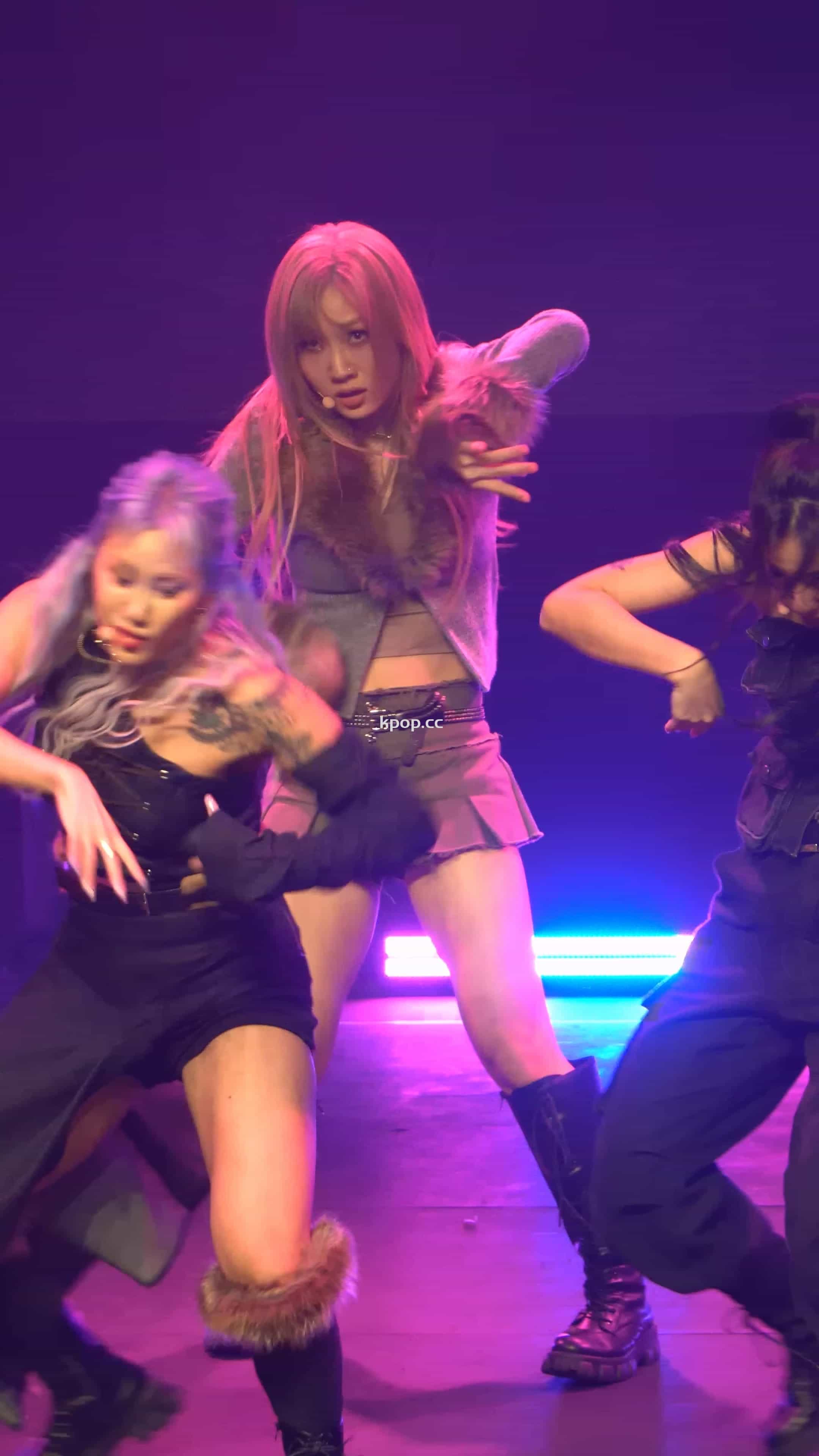 230114 CocaNButter 饭拍秀3部fancam合集[801M]插图