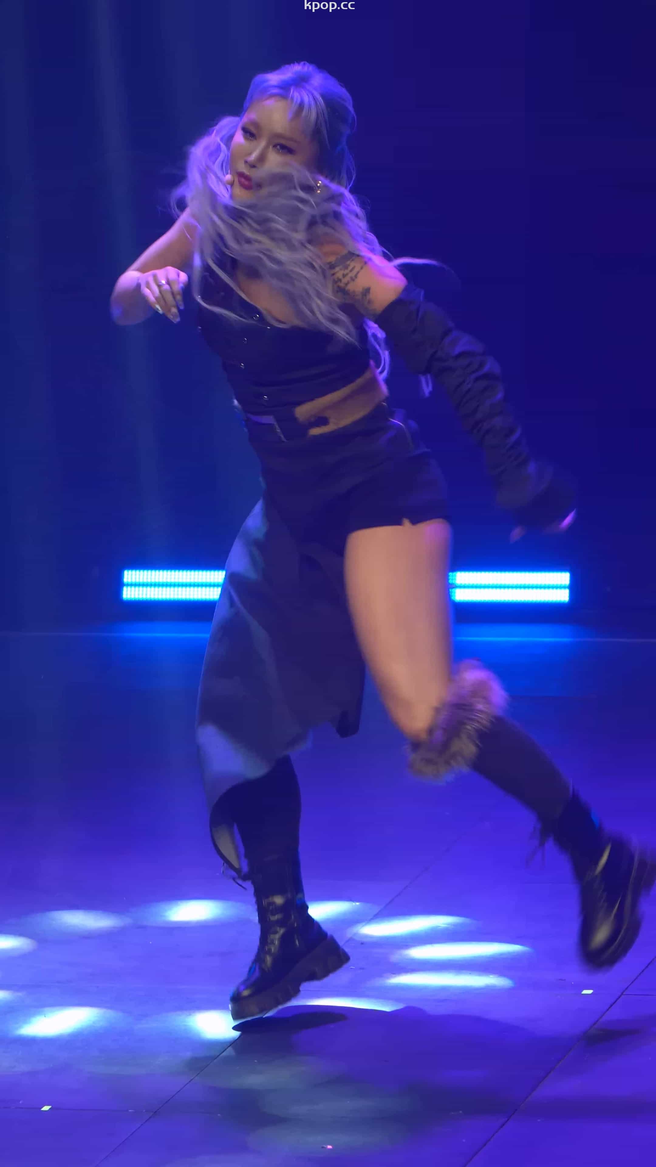 230114 CocaNButter 饭拍秀3部fancam合集[801M]插图1