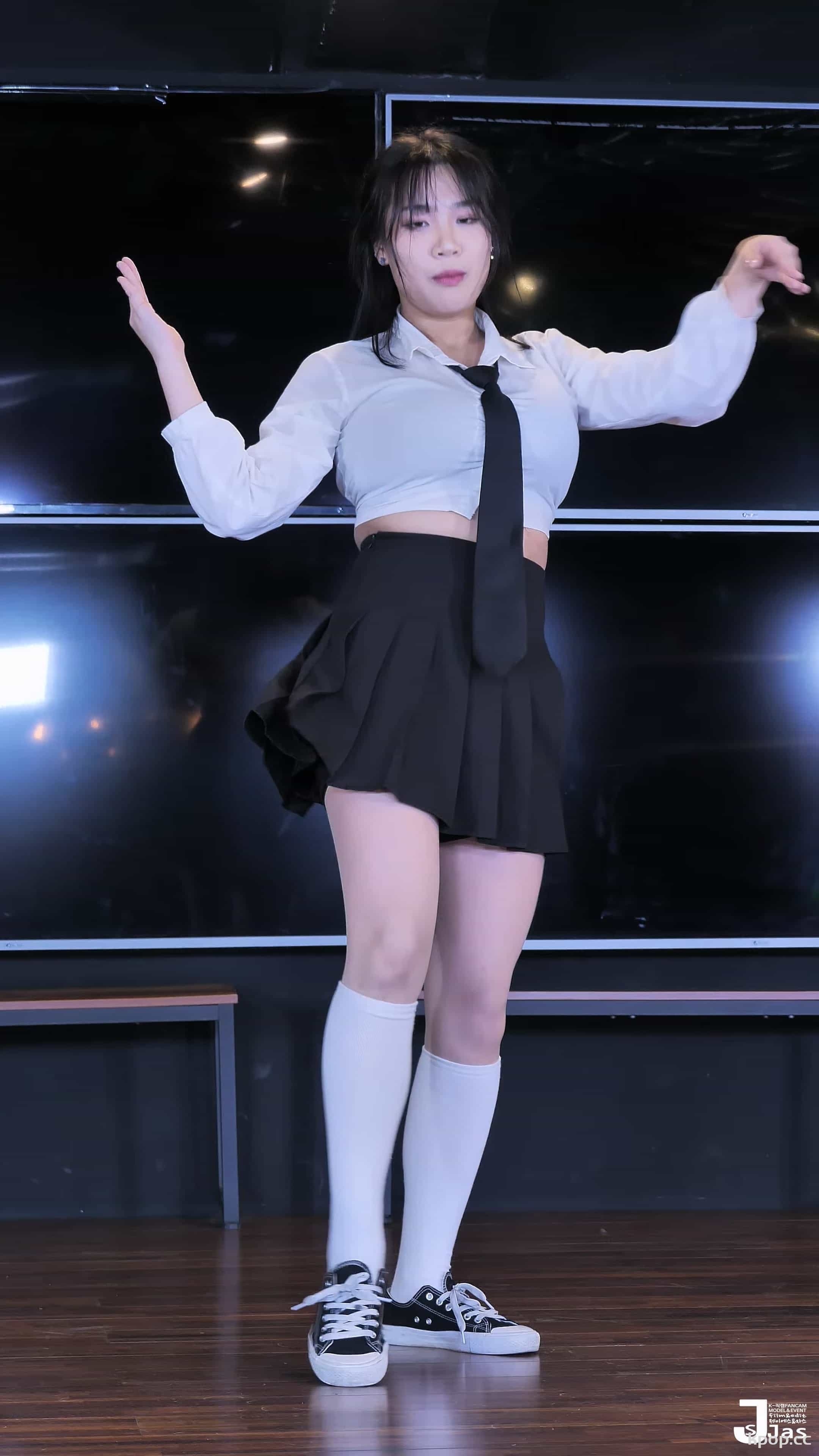 230129 Dazzling 饭拍秀11部fancam合集[3.39G]插图