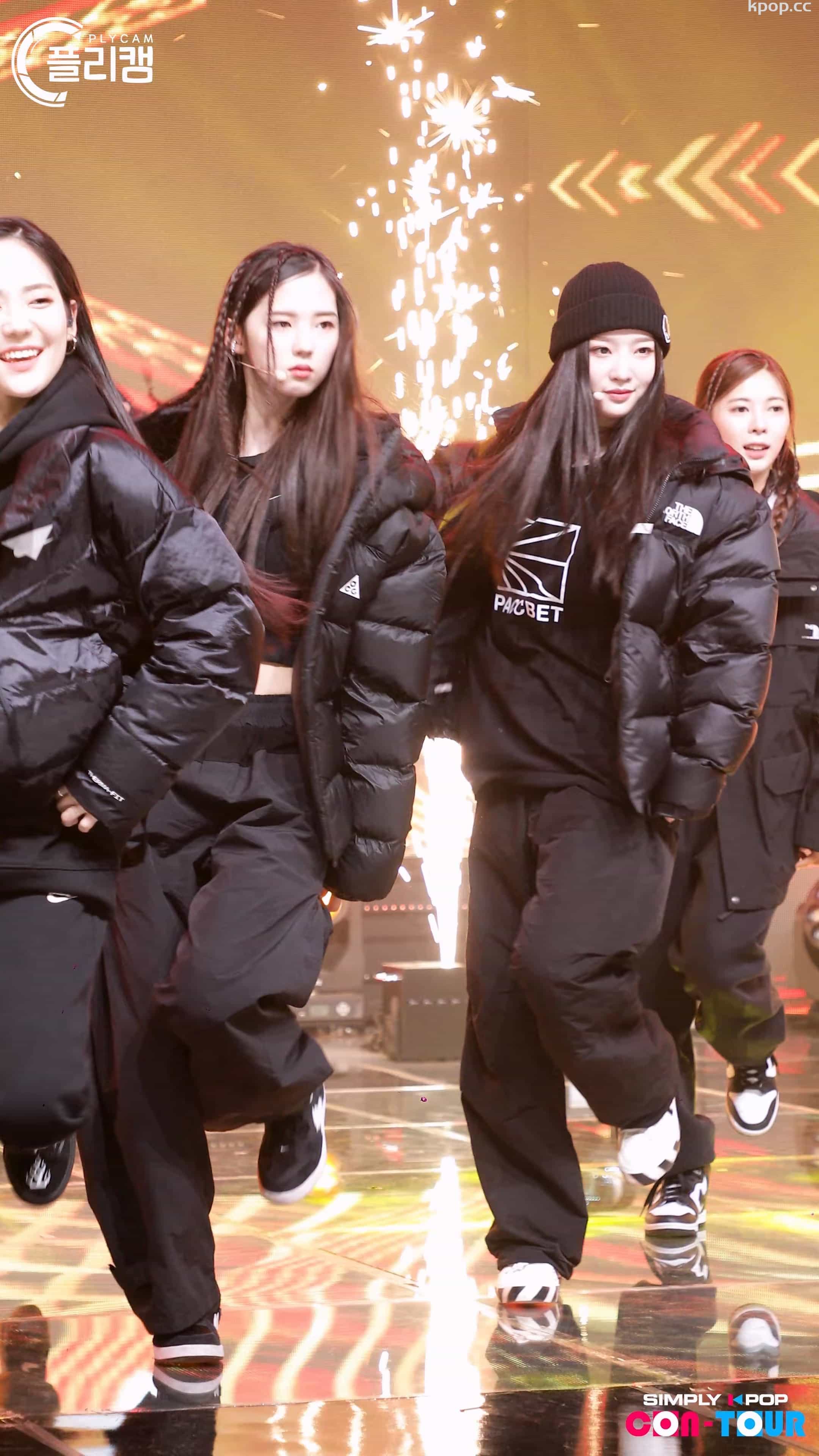 230303 tripleS 饭拍秀10部fancam合集[3.26G]插图