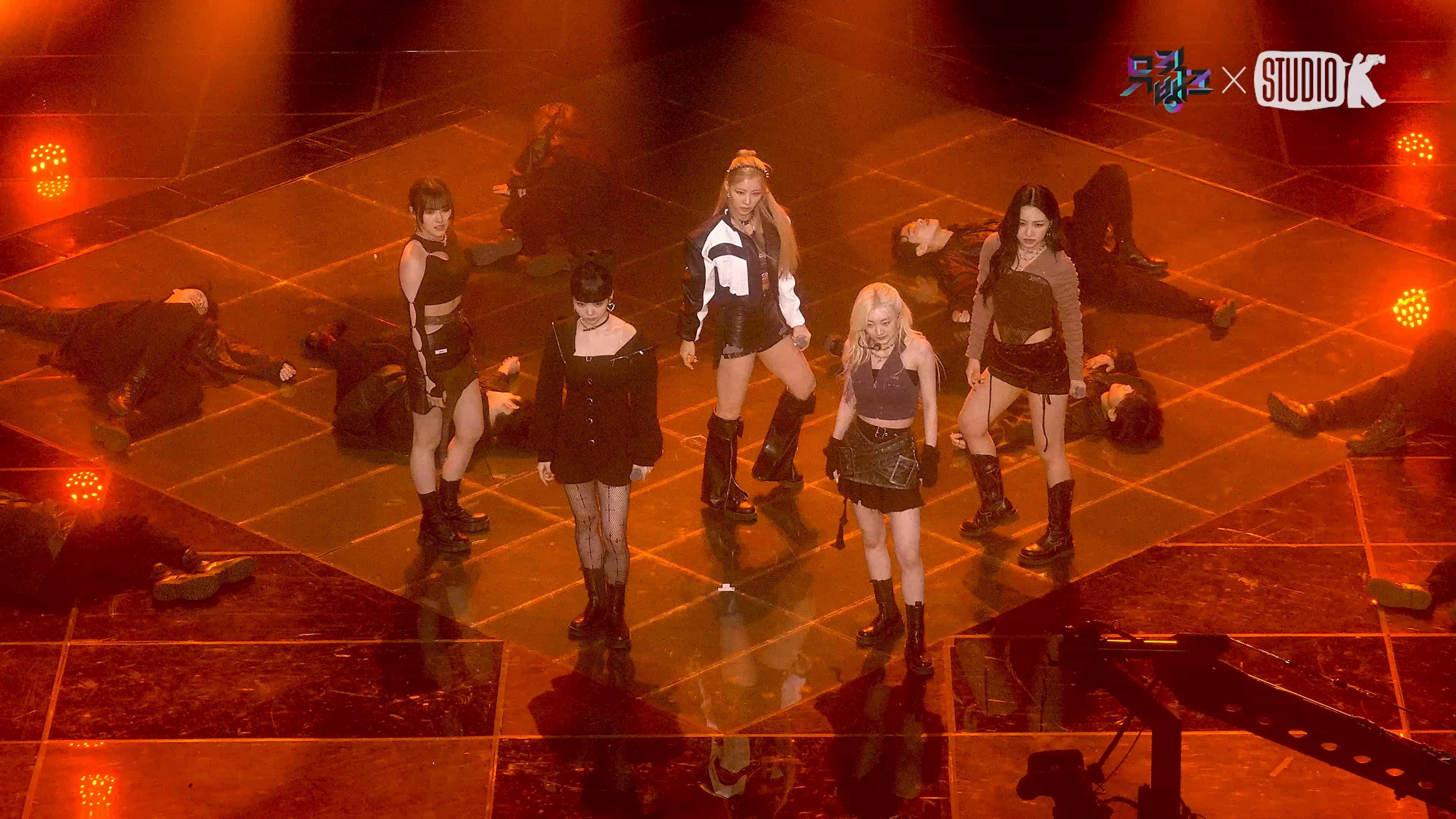 230331 CRAXY 饭拍秀1部fancam合集[656M]插图