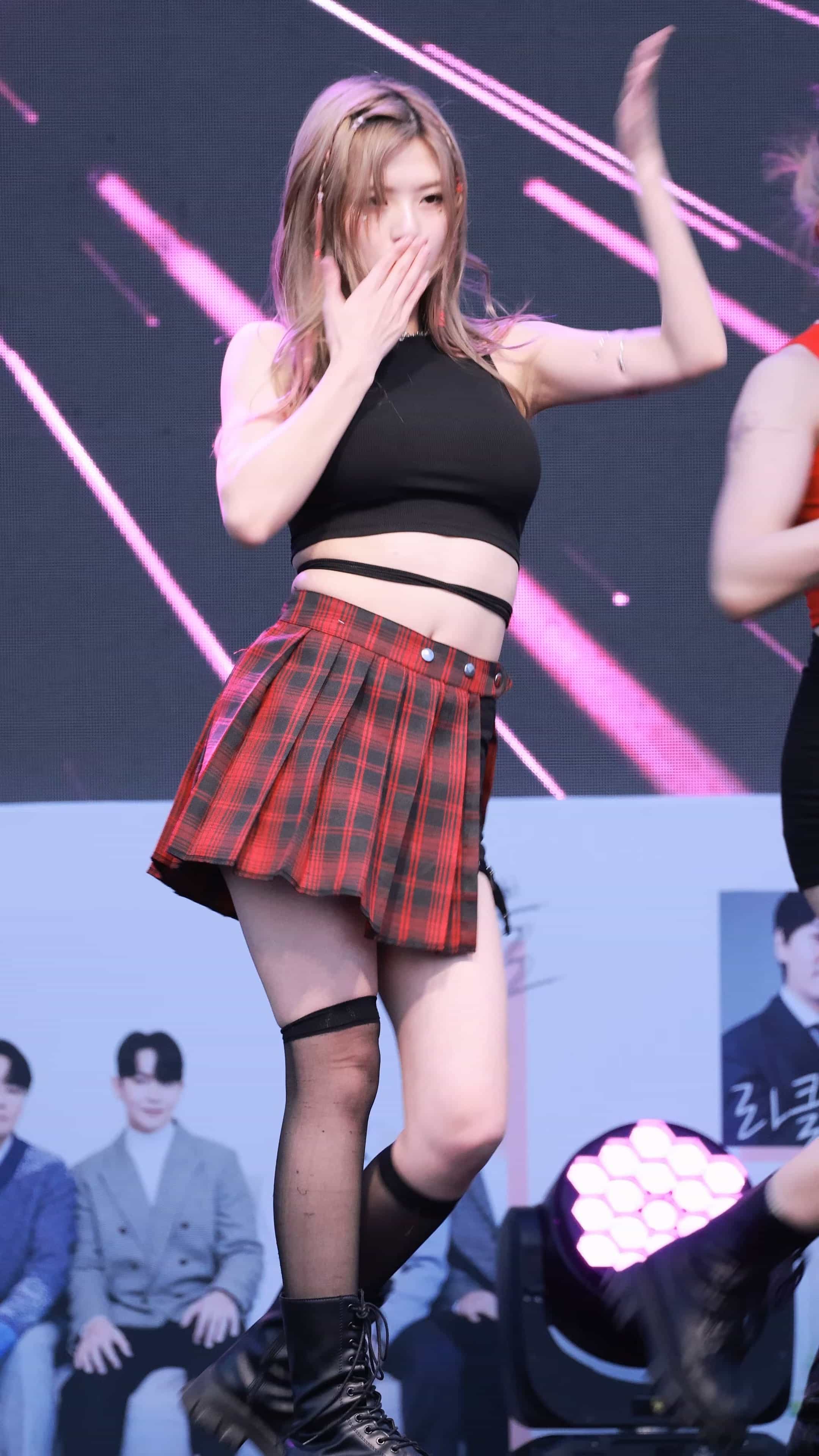 230422 Gliese 饭拍秀3部fancam合集[837M]插图