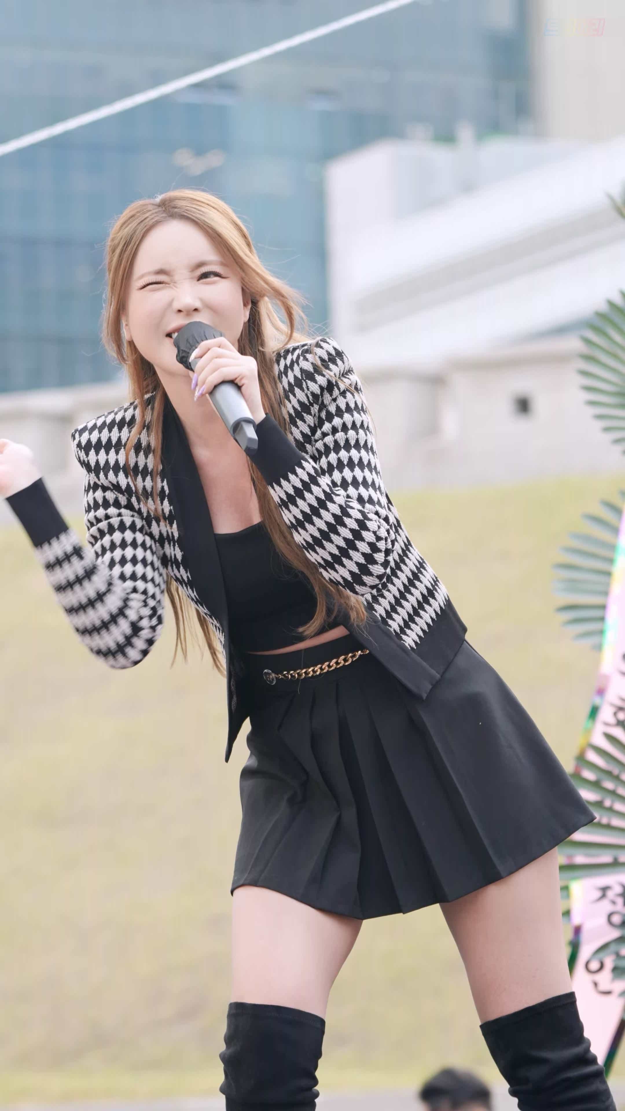 230503 洪真英 饭拍秀9部fancam合集[5.85G]插图1