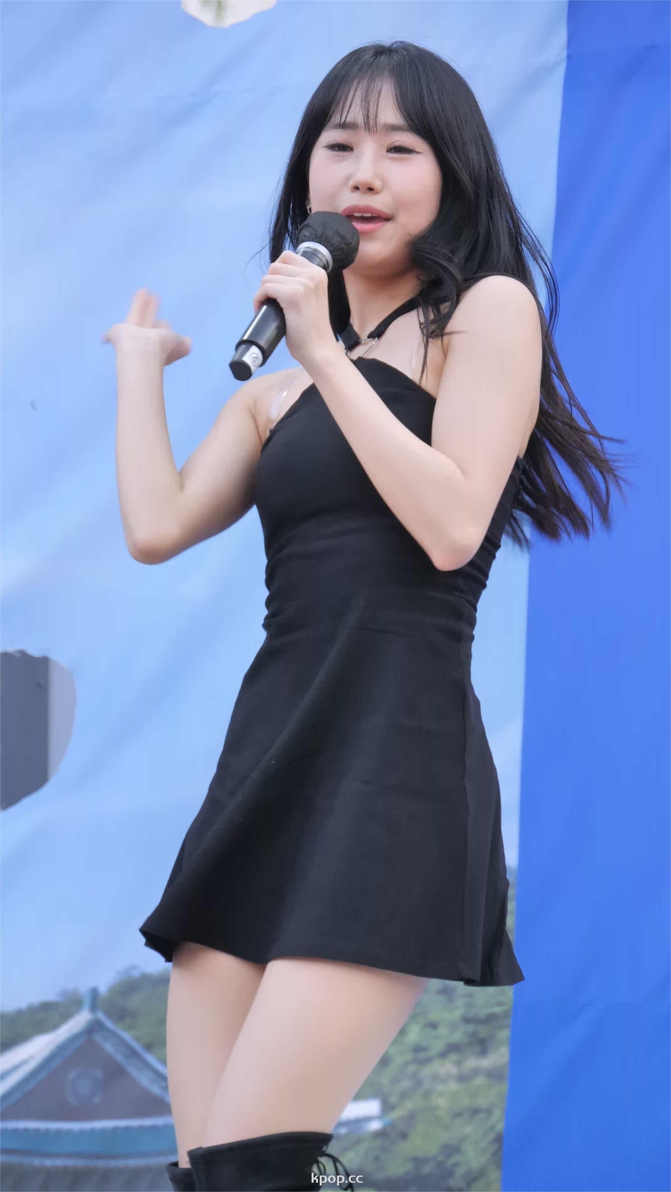 230516 FLORIA 饭拍秀3部fancam合集[1.4G]插图1