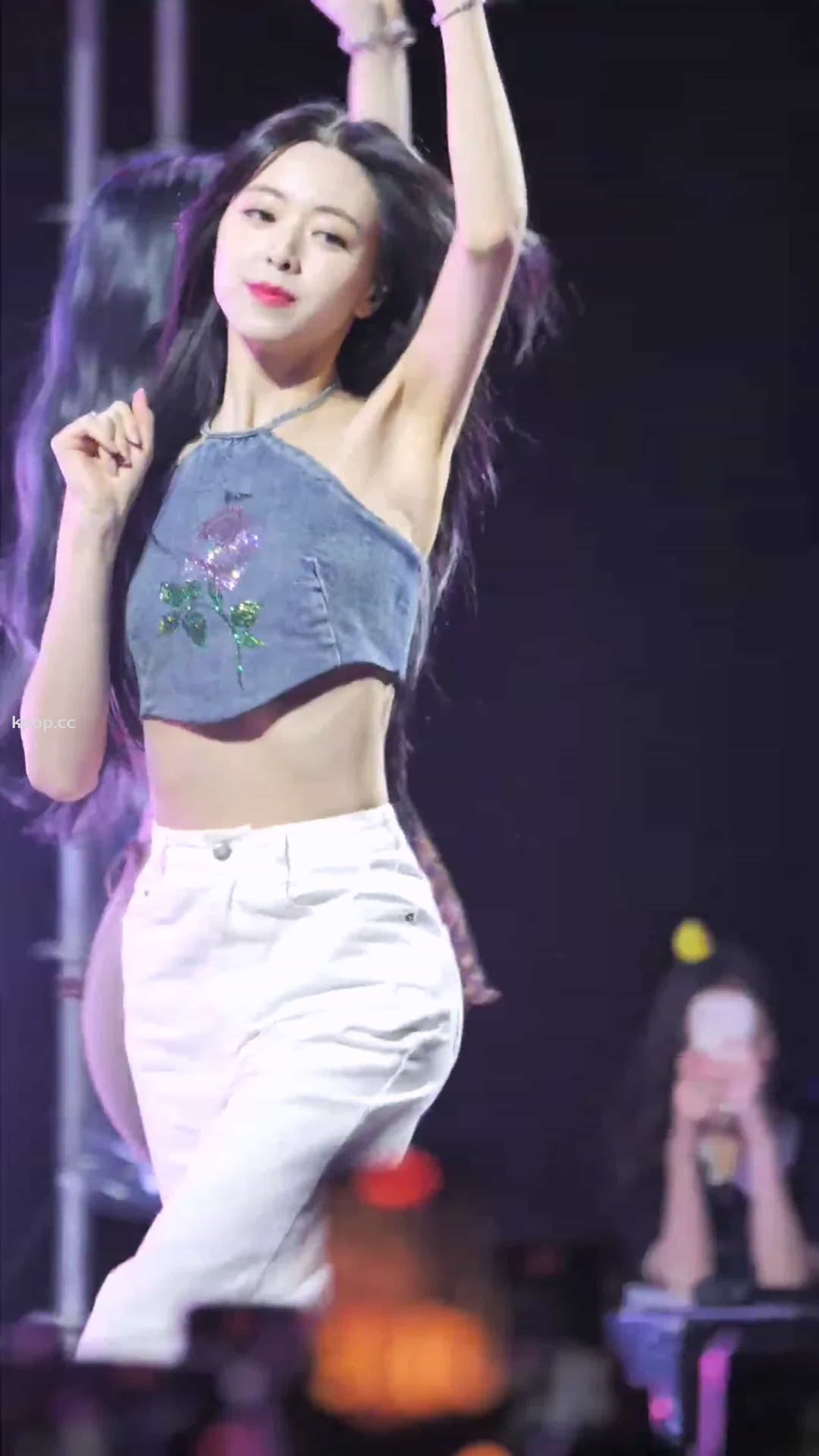 230512 ITZY 饭拍秀24部fancam合集[8.92G]插图1