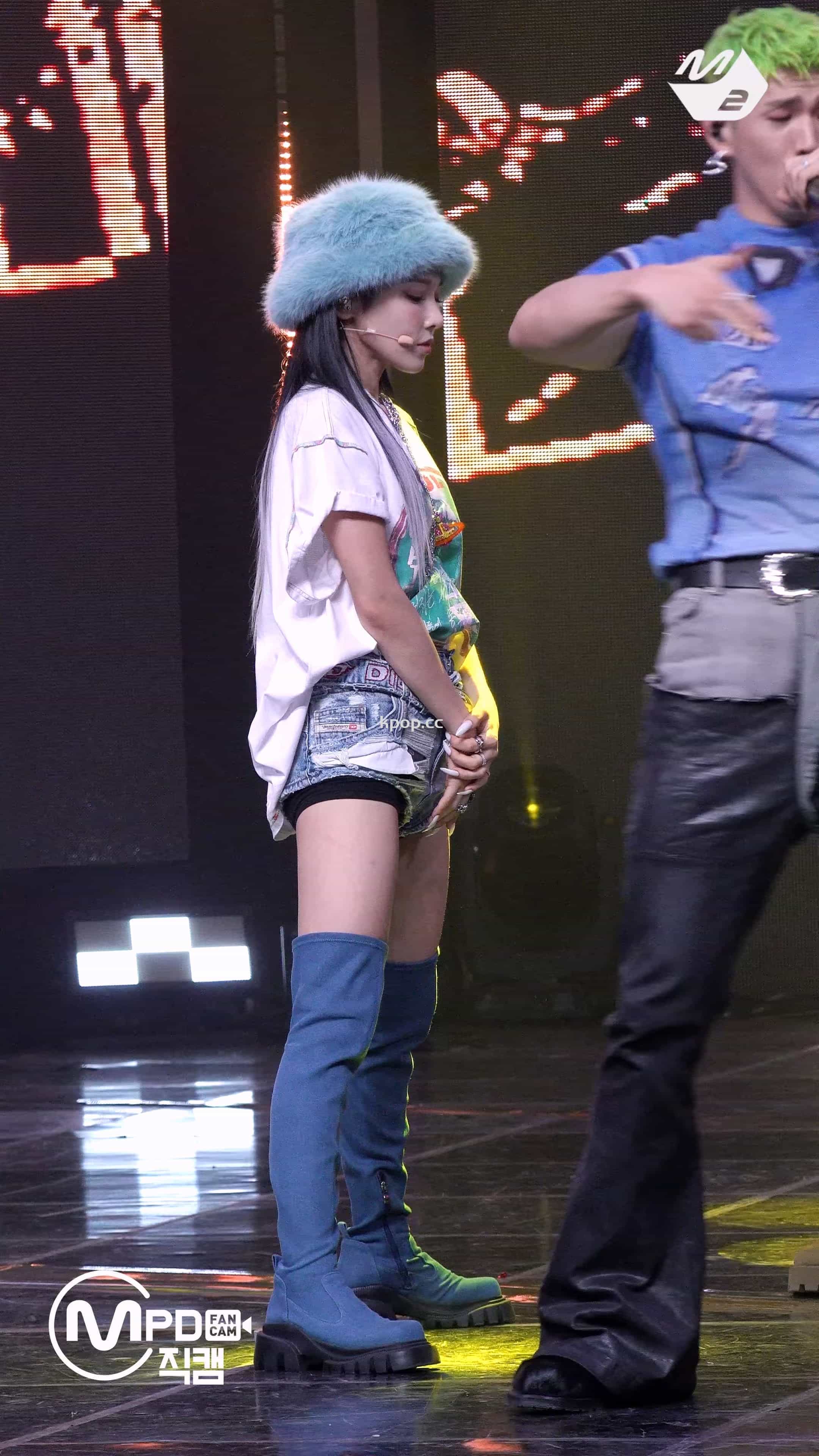 230525 KARD 饭拍秀5部fancam合集[2.36G]插图