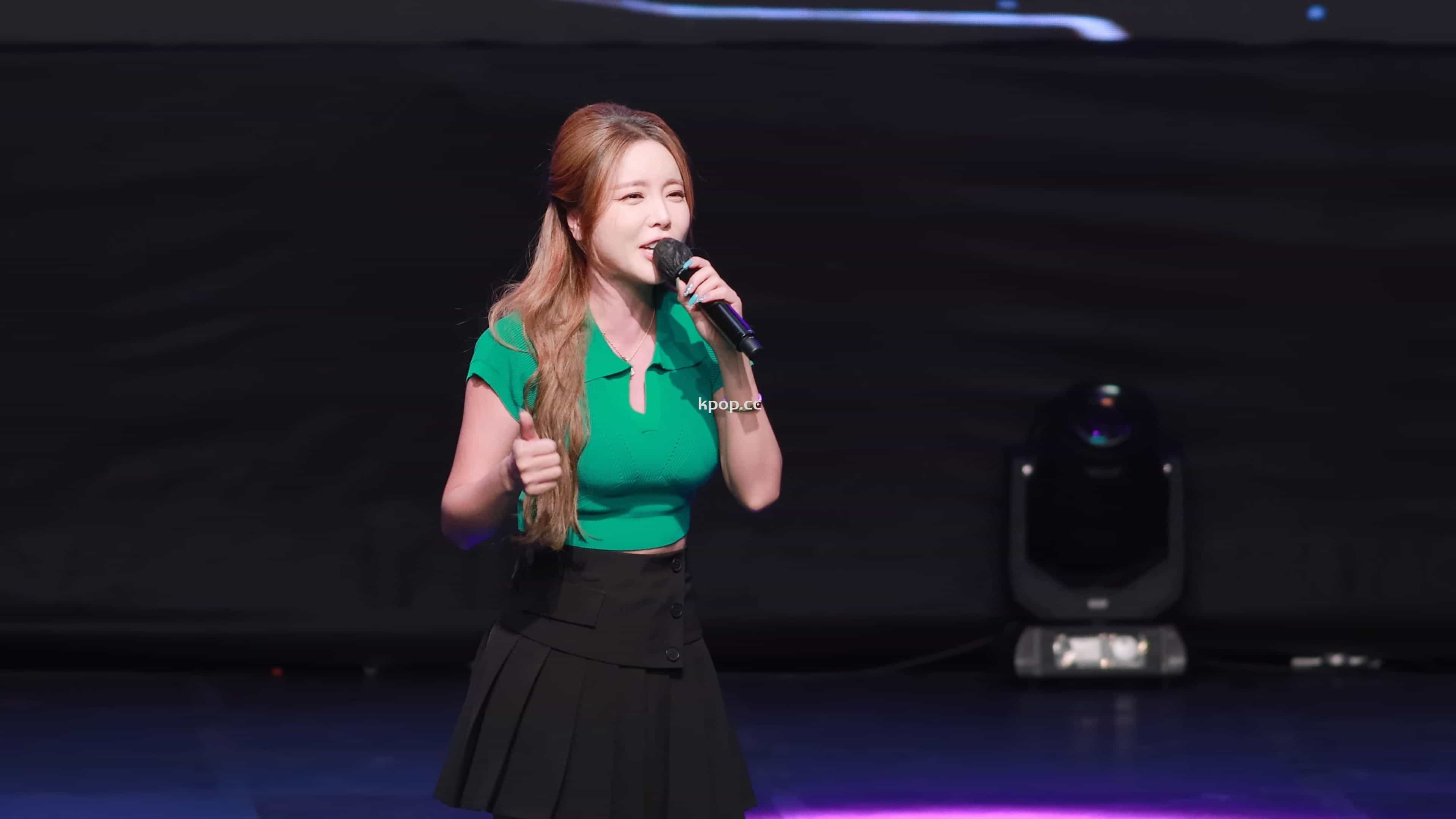 230526 洪真英 饭拍秀6部fancam合集[2.56G]插图