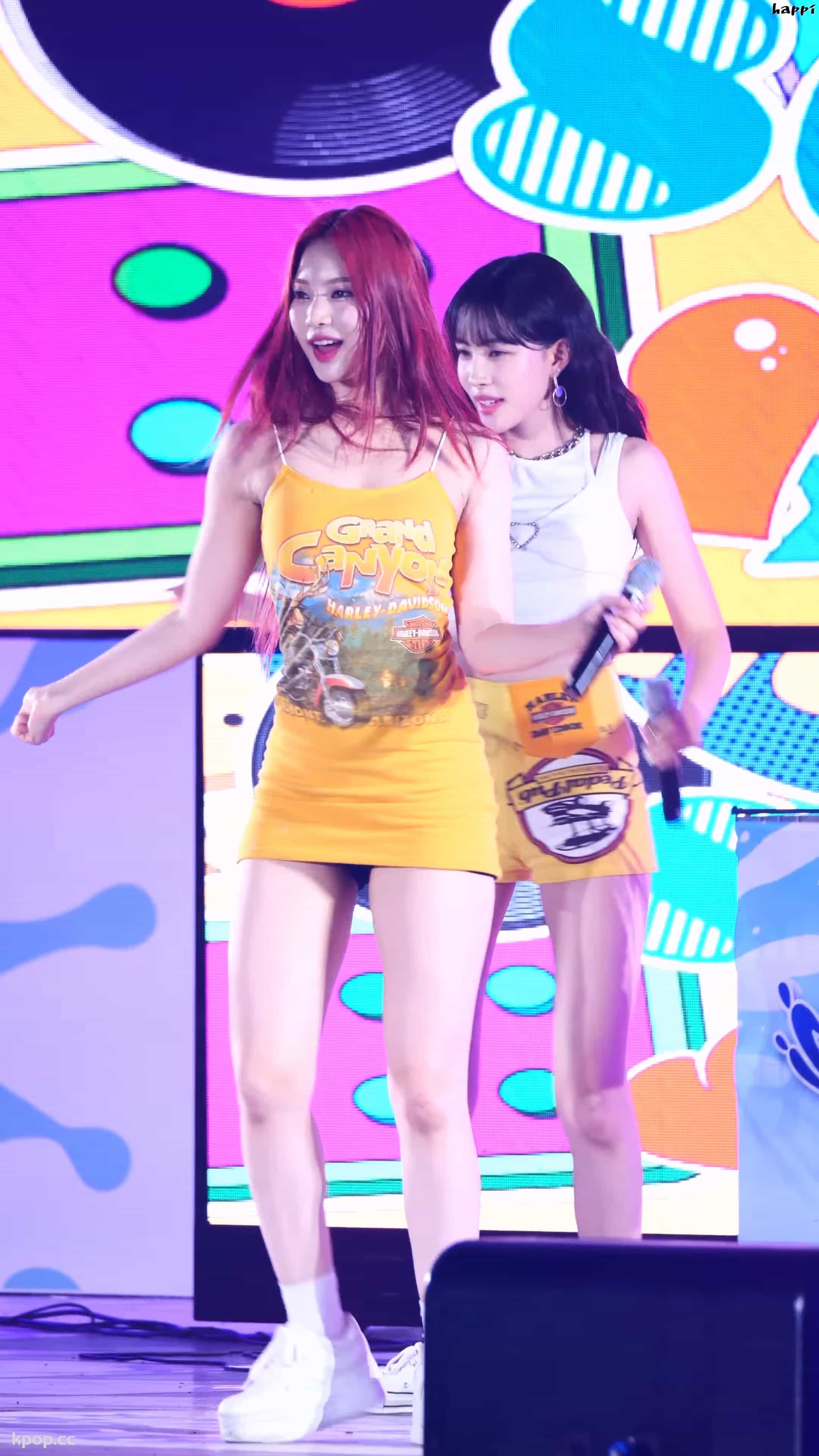 230729 STAYC 饭拍秀22部fancam合集[13.14G]插图1