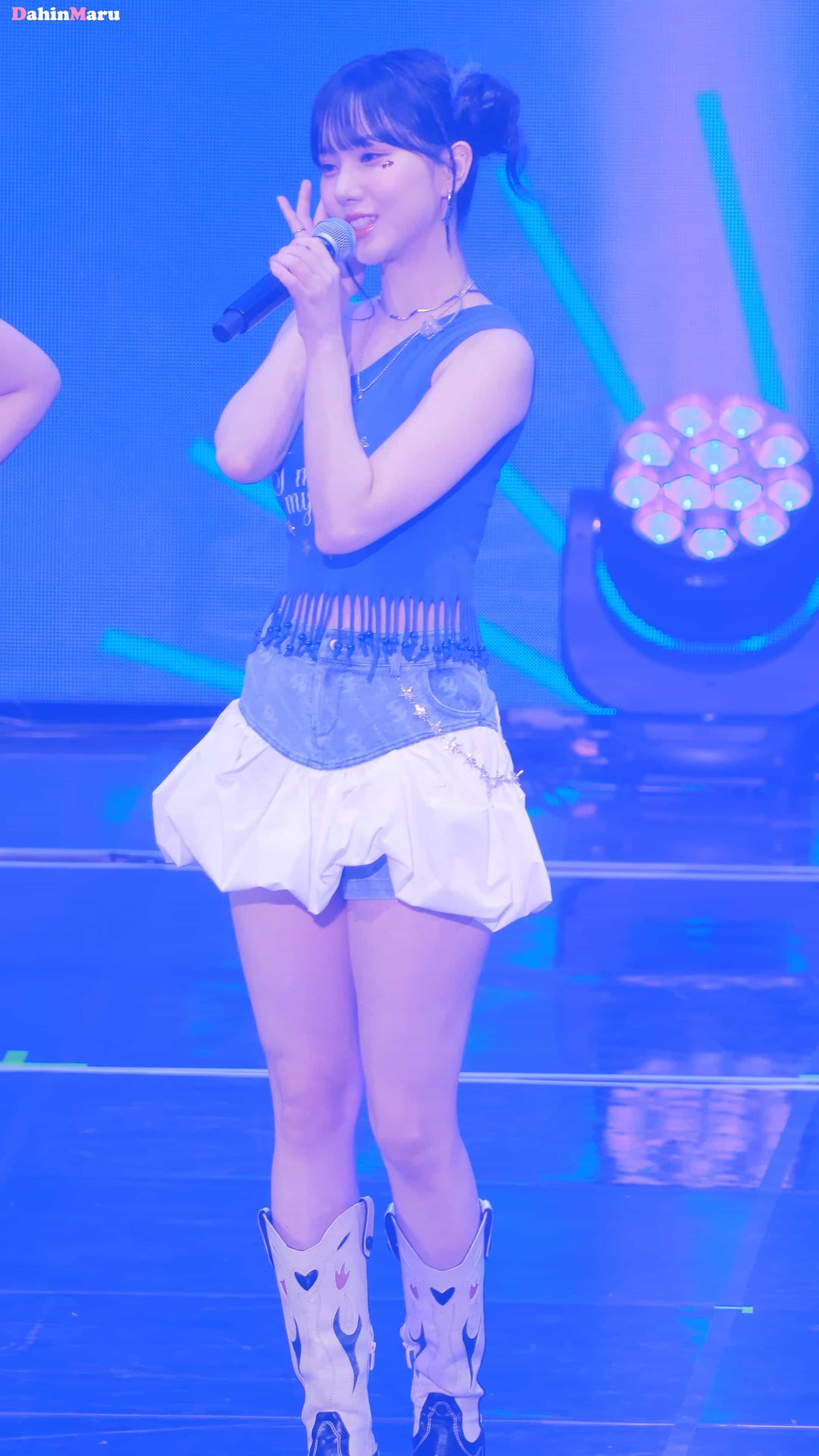 230805 VIVIZ 饭拍秀25部fancam合集[11.2G]插图1