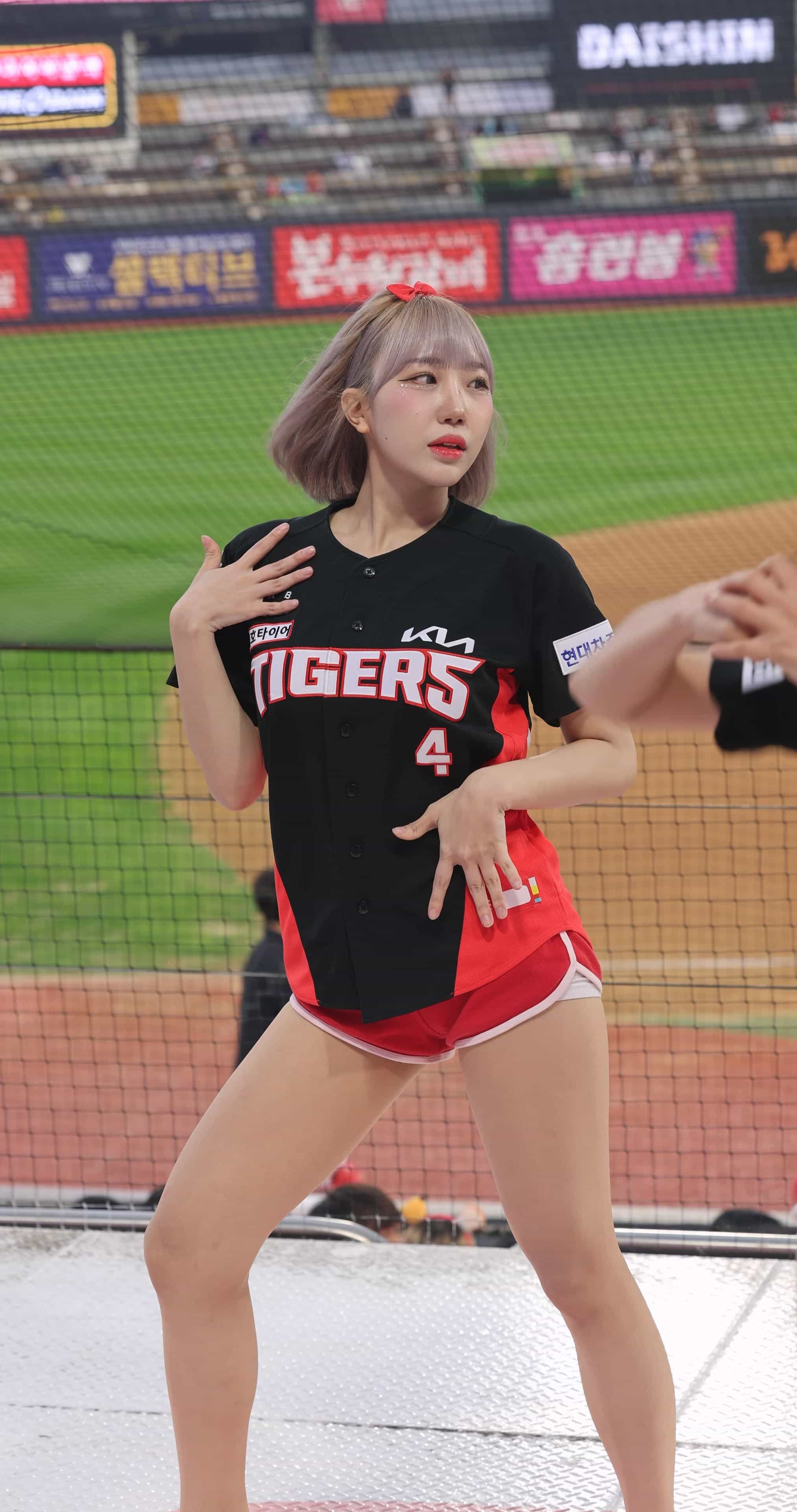 231110 啦啦队饭拍秀48部fancam合集[22.8G]插图