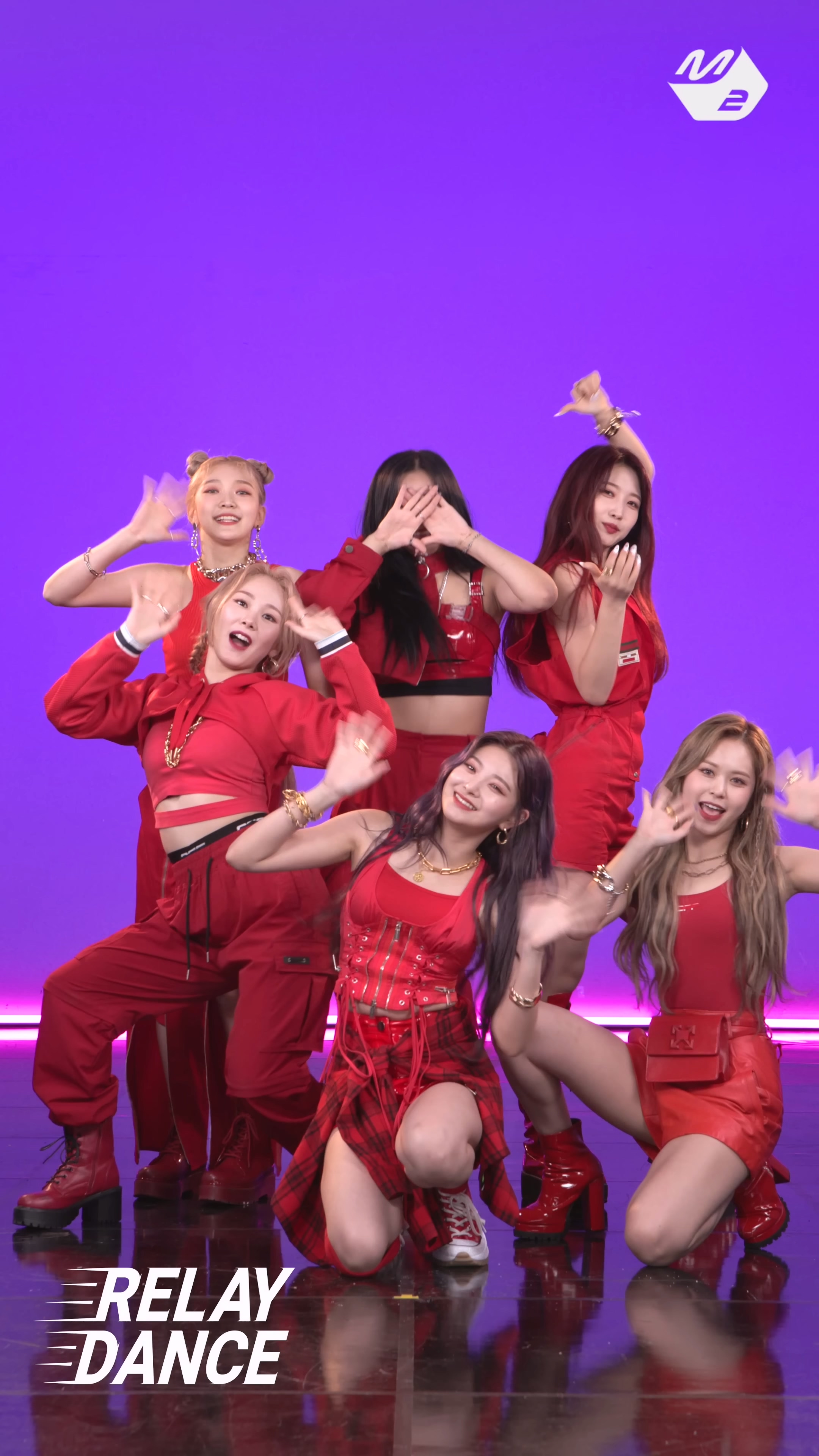 [舞蹈接力] EVERGLOW(에버글로우) – LA DI DA (4K)插图